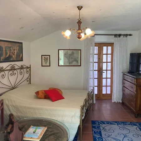 Ameglia Oda ve Kahvaltı Garessio