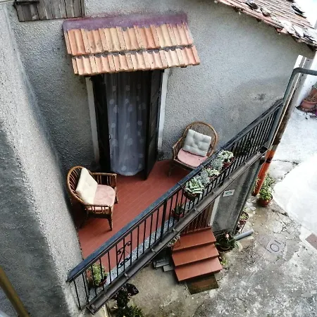 Ameglia Oda ve Kahvaltı Garessio