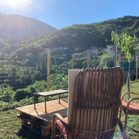 Couette-café Ameglia 4*