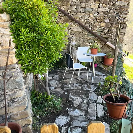 Oda ve Kahvaltı Ameglia 4*