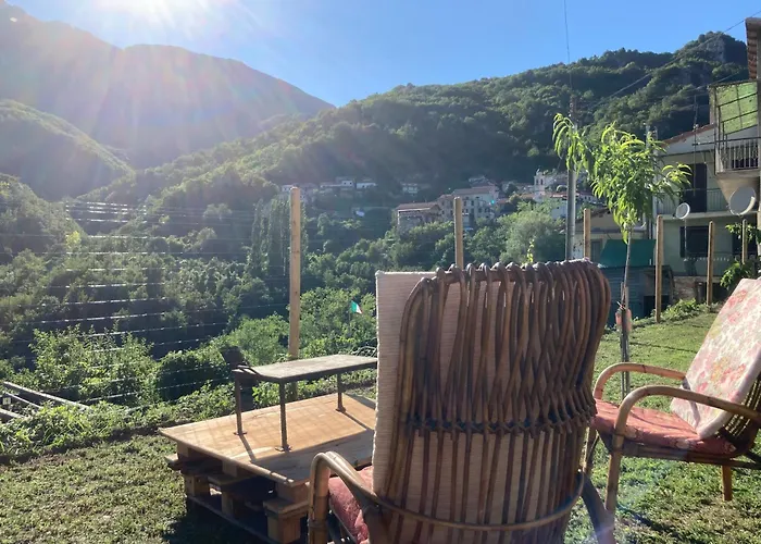 Couette-café Ameglia 4*