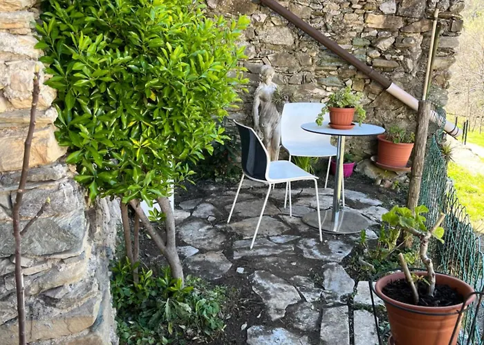 Couette-café Ameglia 4*